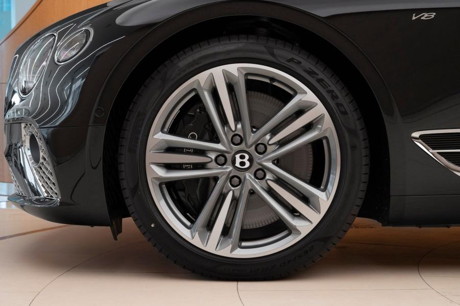 Эскиз Bentley Continental GT 2020 года  (UAE) (фото 5 из 10)